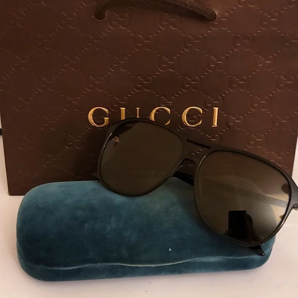 Gucci Aviator Sunglasses Lightweight Unisex + Velvet GG Case Gucci Adult Eyeglass Cases & Storage Sunglasses for sale | eBay main image 4